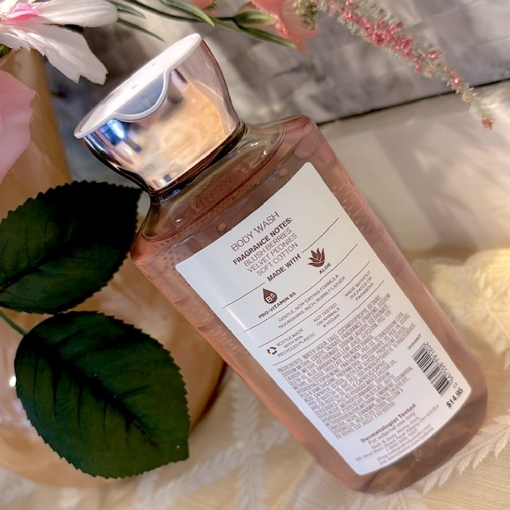 🆕 Bath & Body Works 2-Piece Pink Suede 24 Hr Moisture Body Care Set - Picture 4 of 9